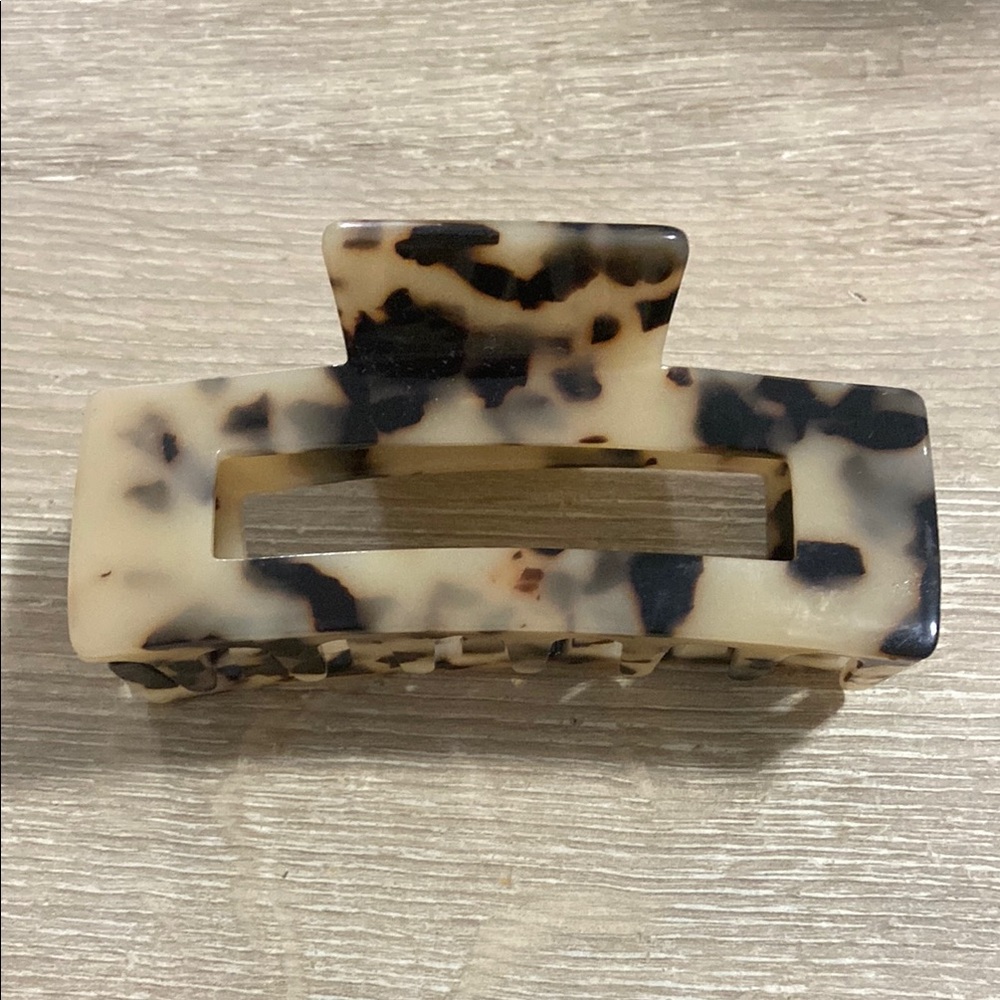 Tortoise Shell Style Hair Claw Clip